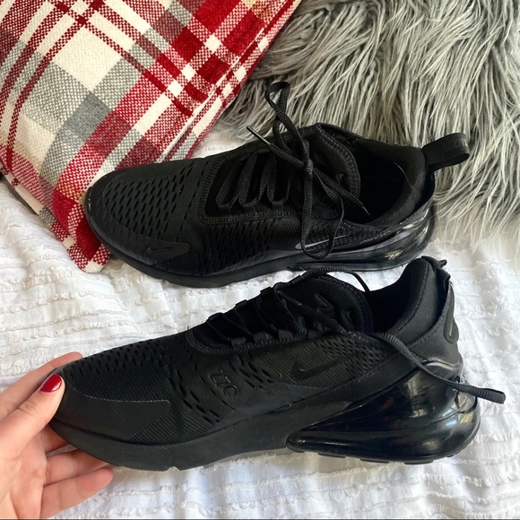 Nike Shoes - NIKE AIR MAX 270
